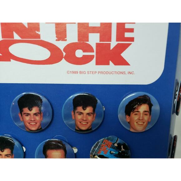 Vintage 1989 New Kids On The Block NKOTB 40 Pinback Button Display New Old Stock - Picture 2 of 5